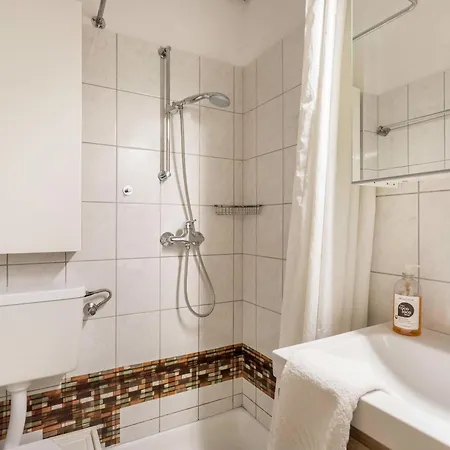 Haus Melanie - Golicia 4 * Velden am Woerthersee